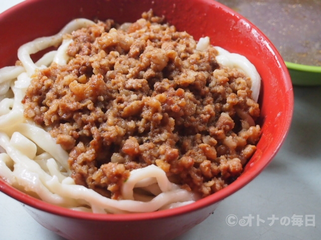 台北グルメ　台湾グルメ　城中市場　老牌牛肉拉麺大王　炸醤麺　ジャージャー麺