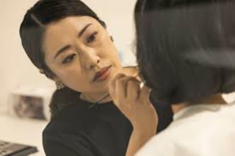 【鈴木さやかのアラフォーからのアゲ美容。】口紅を選ぶ時何に気をつけたらいい? 年代別「口紅の選び方」
