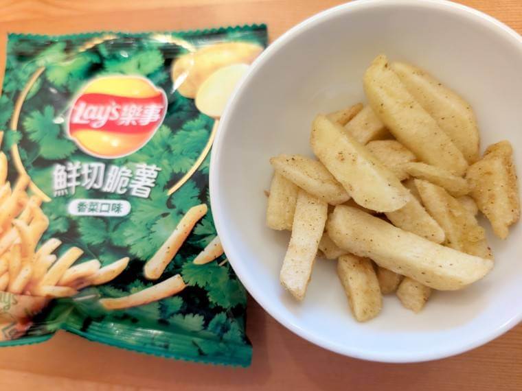 台湾土産　台湾スーパー　パクチー味　スナック　美美台湾