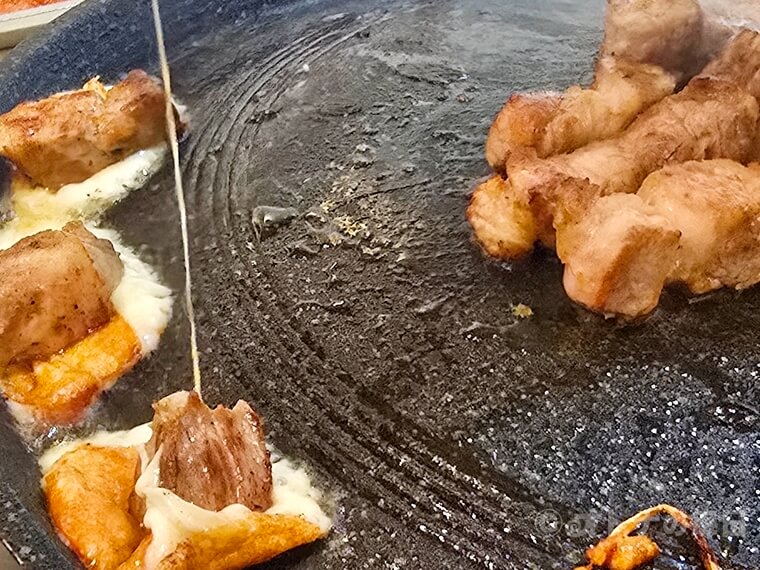 韓国グルメ　月火食堂　モクサル　熟成サムギョプサル　チーズモクサル