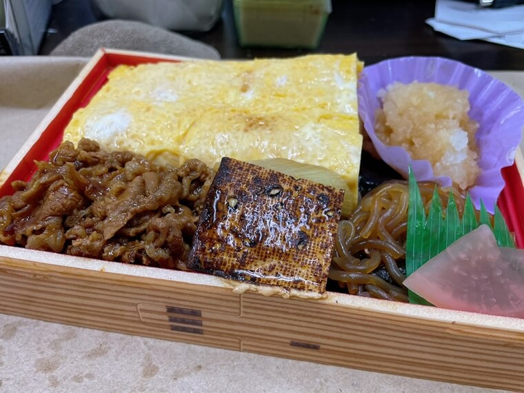 【食い意地編集者 脳内日記 ~こんなことばかり考えて食っていた~】第6回 ありそうでなかった698円のアイデア弁当に胸を踊らせた日