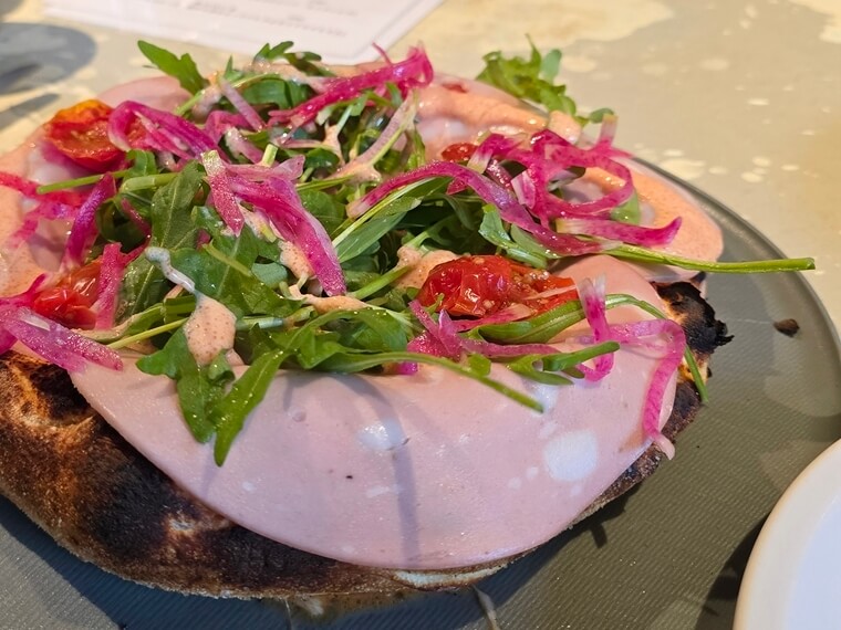 神楽坂　ピザ　400℃　中田英寿　予約