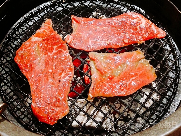 浅草 焼肉 本とさや ホルモン 美味しん坊