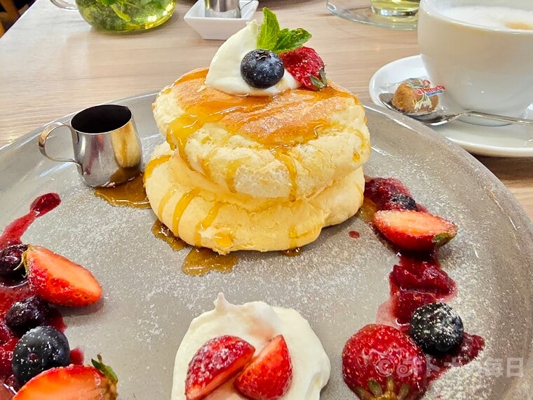 今日のランチ 上野 エブリワンズカフェ パンケーキ
