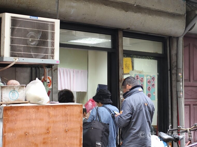 台湾グルメ 排骨飯 中山駅 赤峰街 赤峰街無名排骨飯
