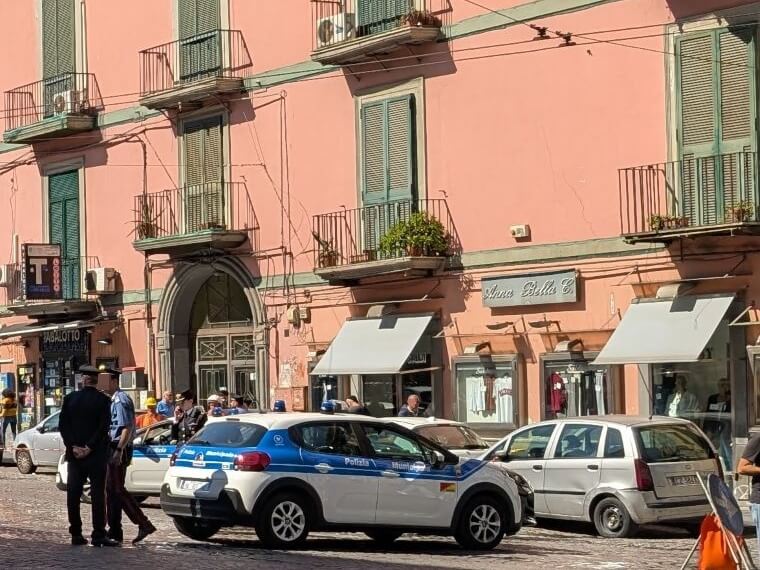 藤田久美子　旅エッセー　イタリア　ナポリ　ピザ