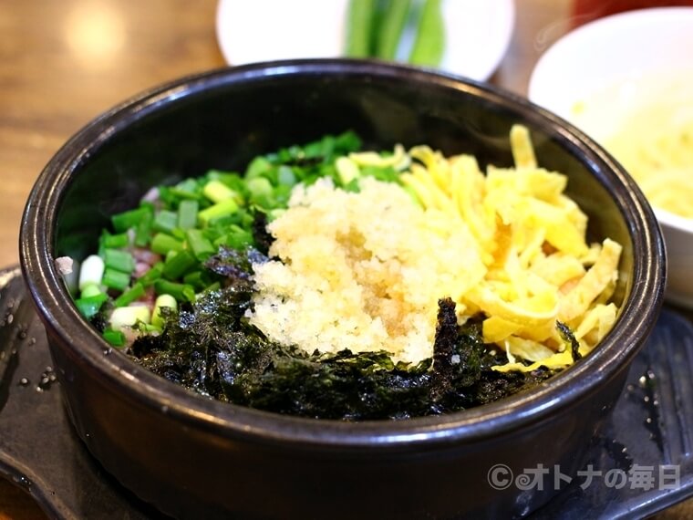 韓国グルメ　梨泰院　クルマウルナクチチョン　牡蠣　石焼ビビンバ