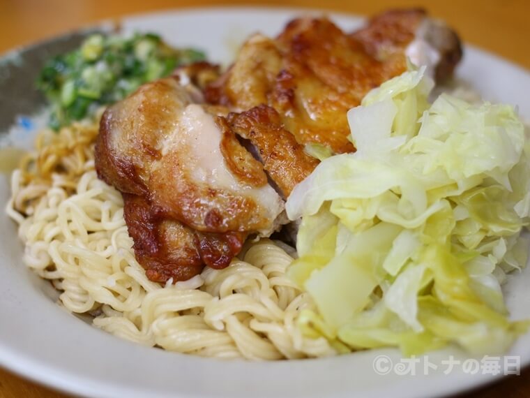 海外旅行で食べるべき“絶品グルメ” #84 香港で知った「出前一丁」の美味しい食べ方(香港・中環)